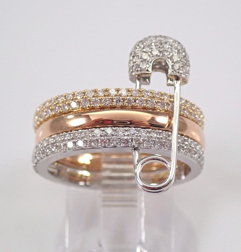 Lustrous pin ring