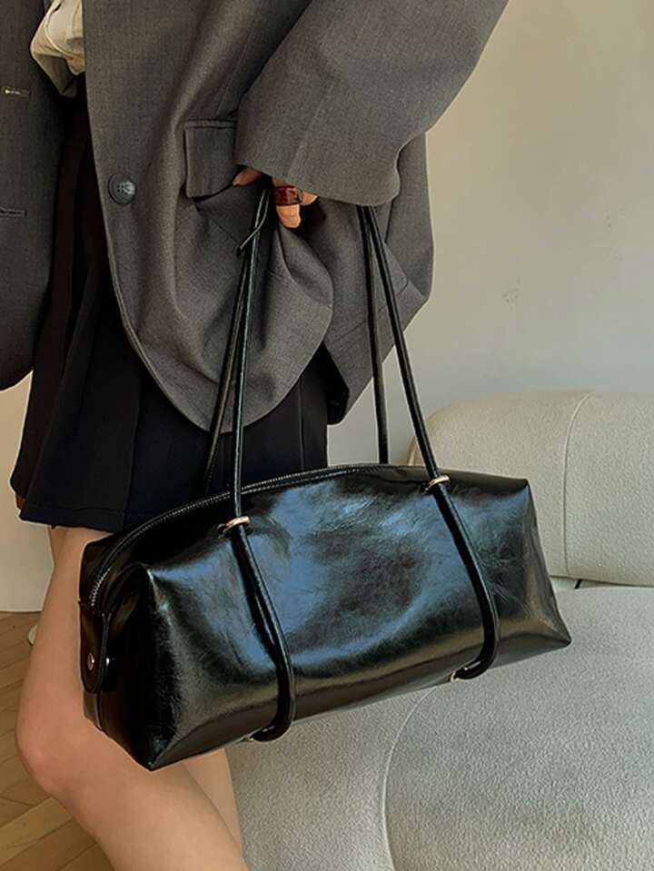 Minimalistic Black Large Capacity Bucket Bag